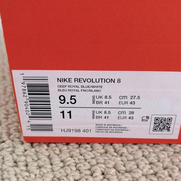 New Nike Revolution 8 Sneakers - MENS 9.5 - Picture 4 of 4
